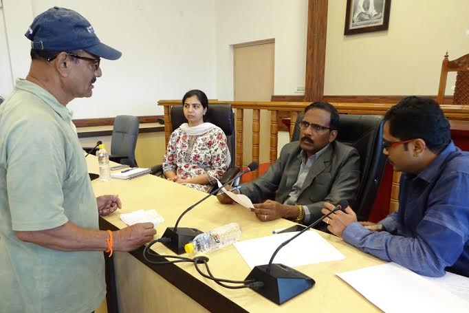 ಸಾರ್ವಜನಿಕರ ಸಮಸ್ಯೆಗಳಿಗೆ ಸ್ಪಂದಿಸಿ: ಡಿಸಿ ಸೂಚನೆ